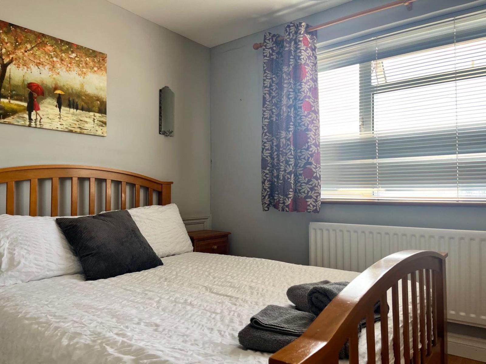 Lopez Home Crawley Ifield Extérieur photo